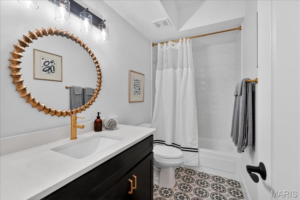 567 Sarah Lane Unit: 307