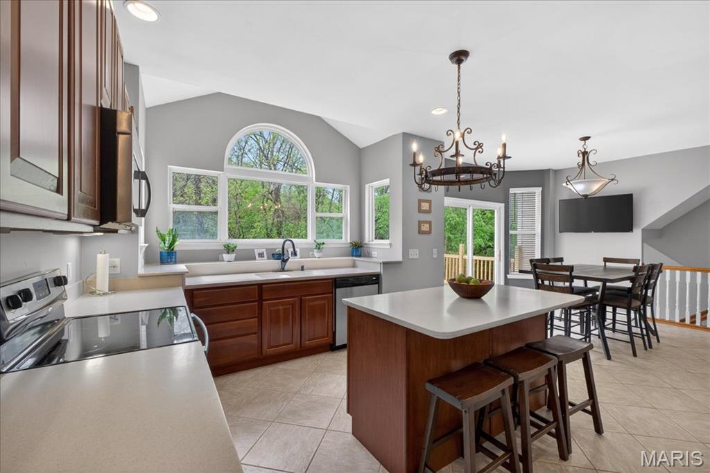 150 Silverstone Circle