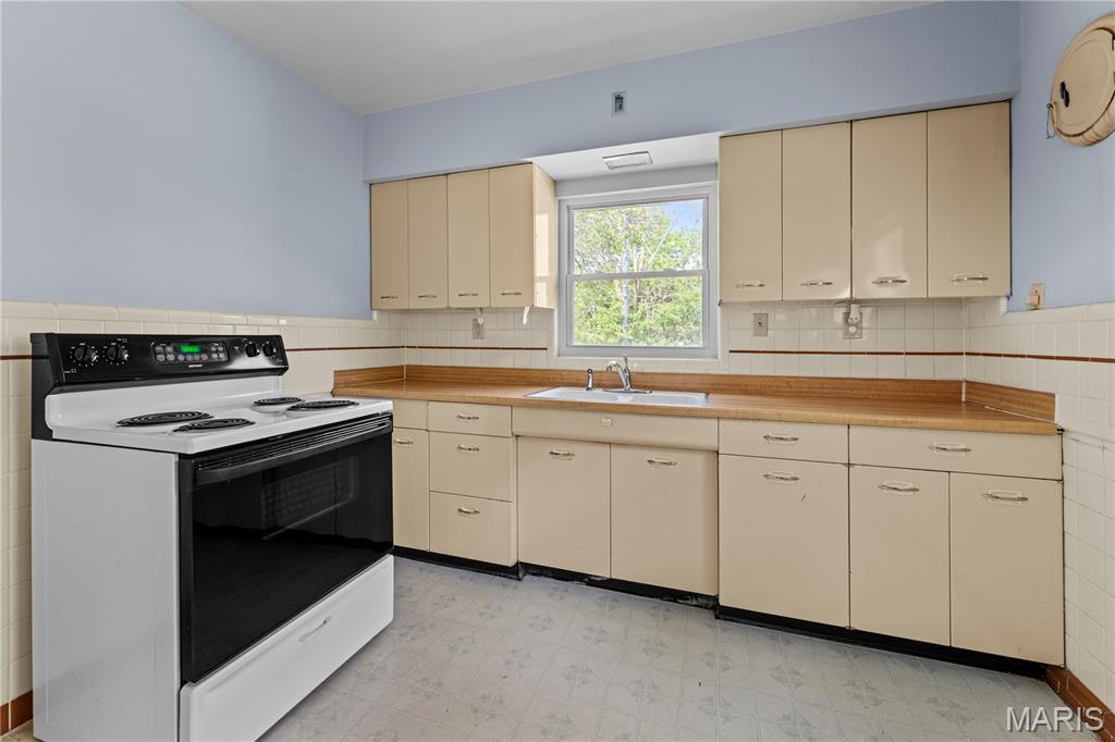 2812 Laclede Station Road