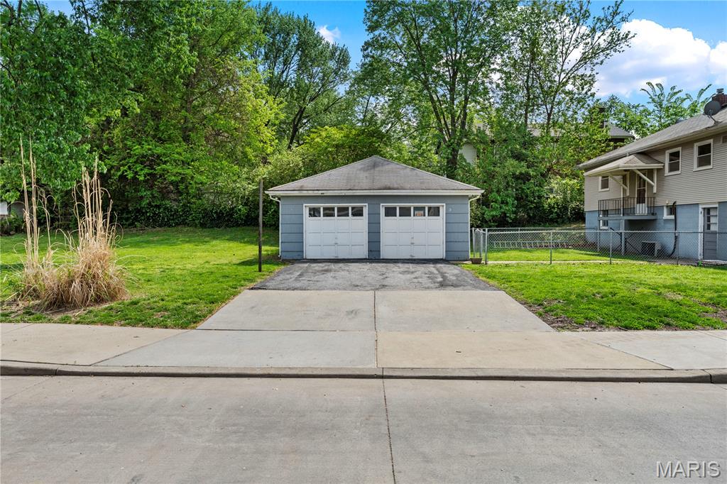 2812 Laclede Station Road