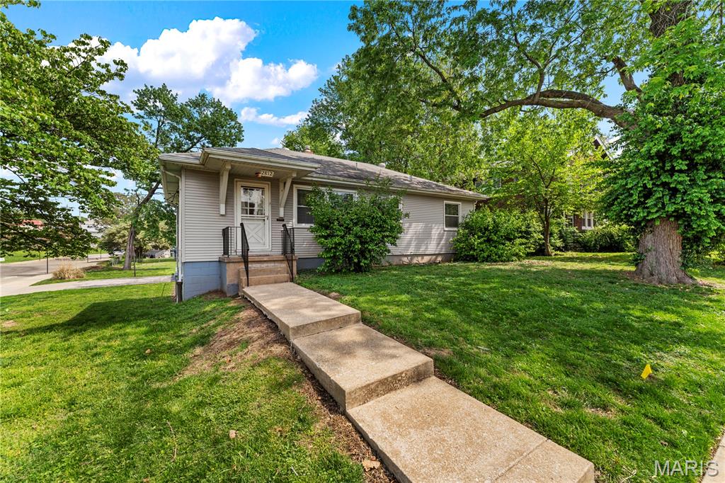 2812 Laclede Station Road