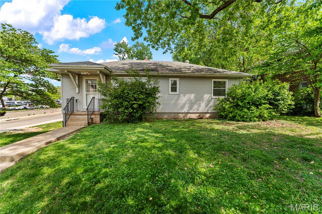 2812 Laclede Station Road