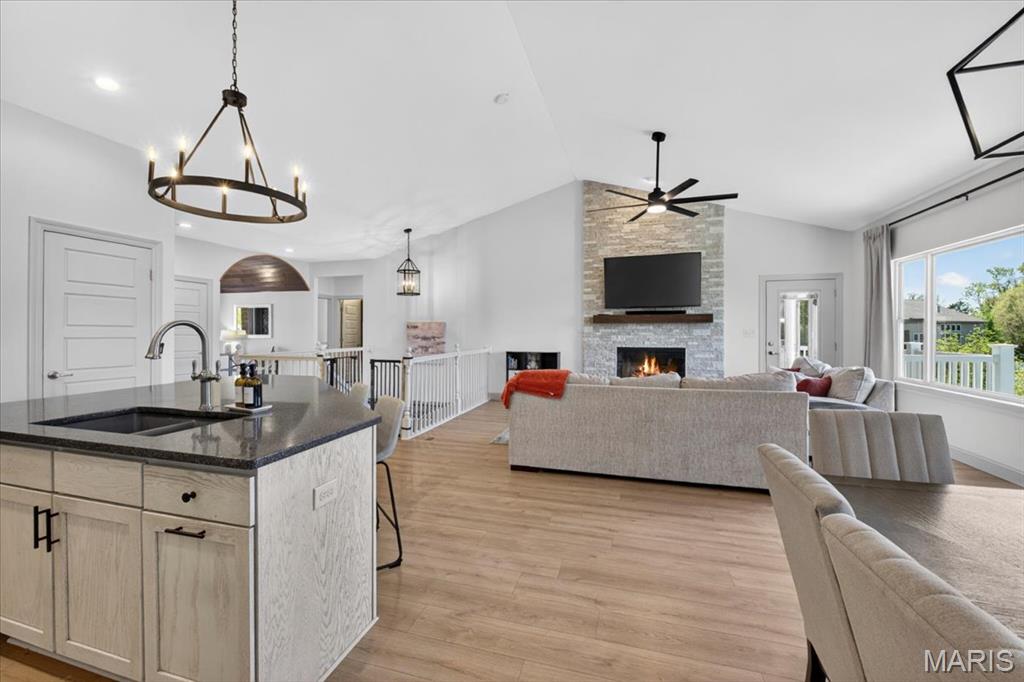 322 Pointe Loma Boulevard