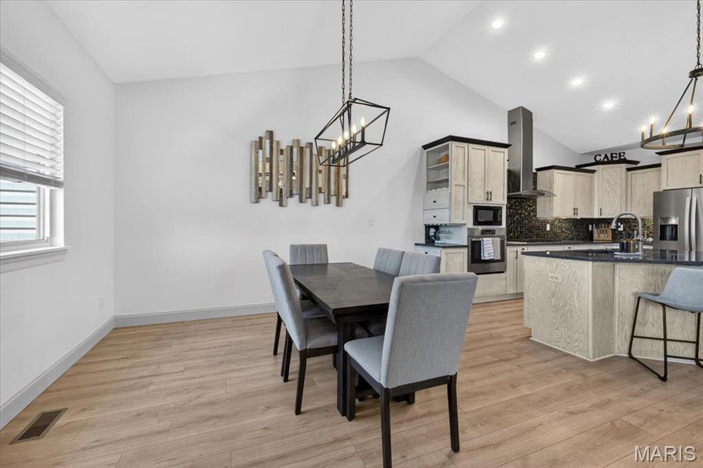 322 Pointe Loma Boulevard