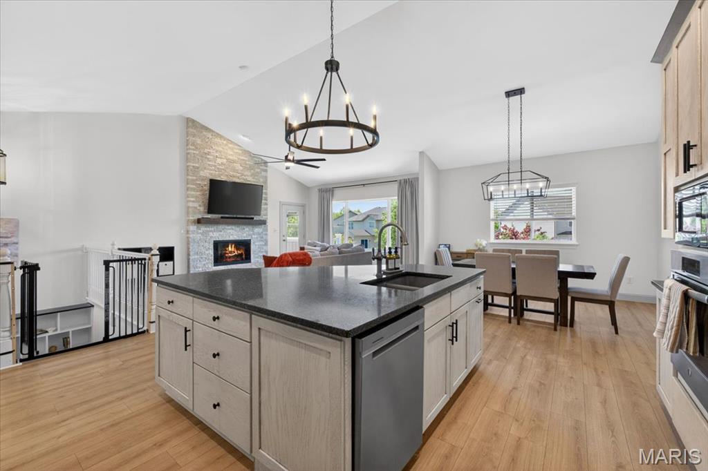 322 Pointe Loma Boulevard