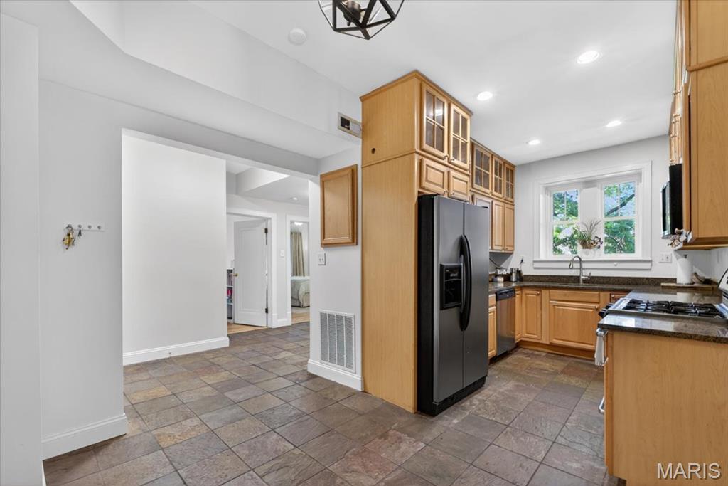 6636 San Bonita Avenue Unit: 2W