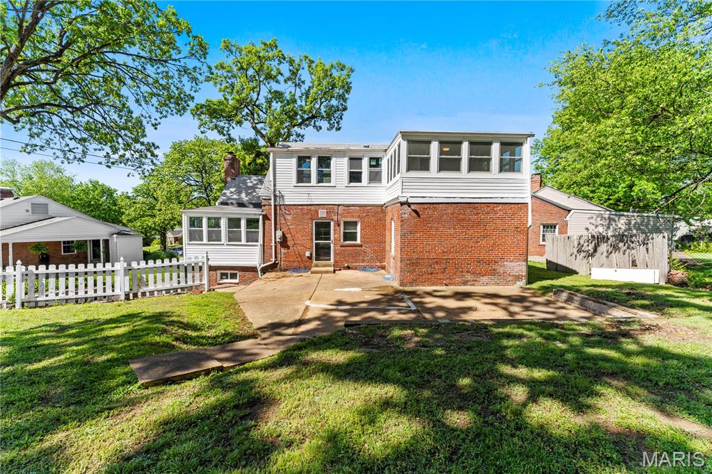 38 Chafford Woods