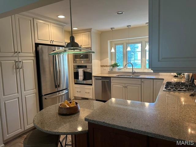 324 W Manor Drive