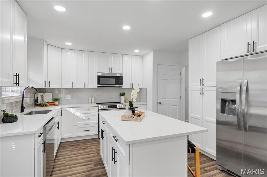 2261 Eleanor Kay Drive