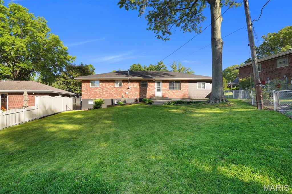 2261 Eleanor Kay Drive