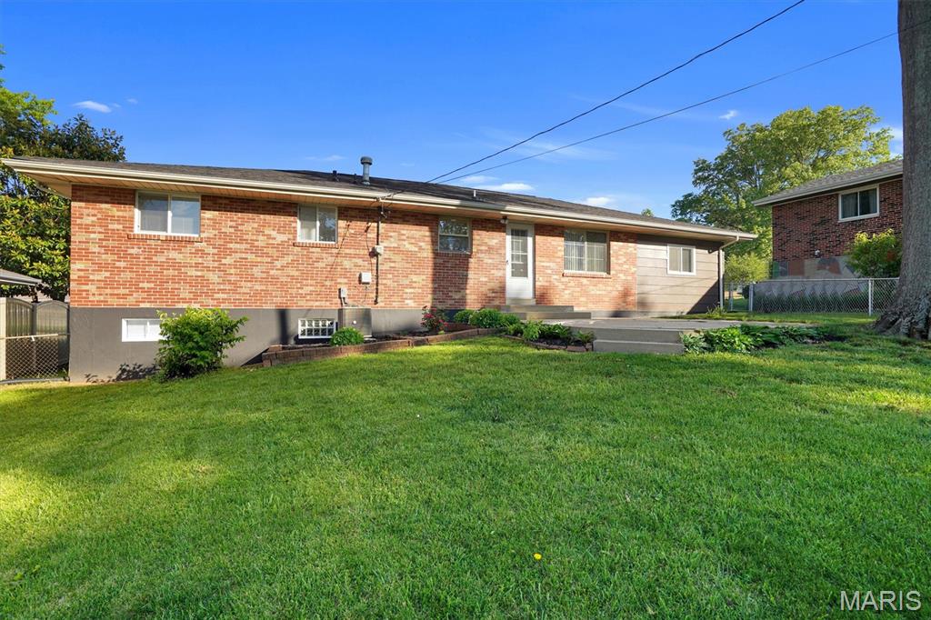 2261 Eleanor Kay Drive
