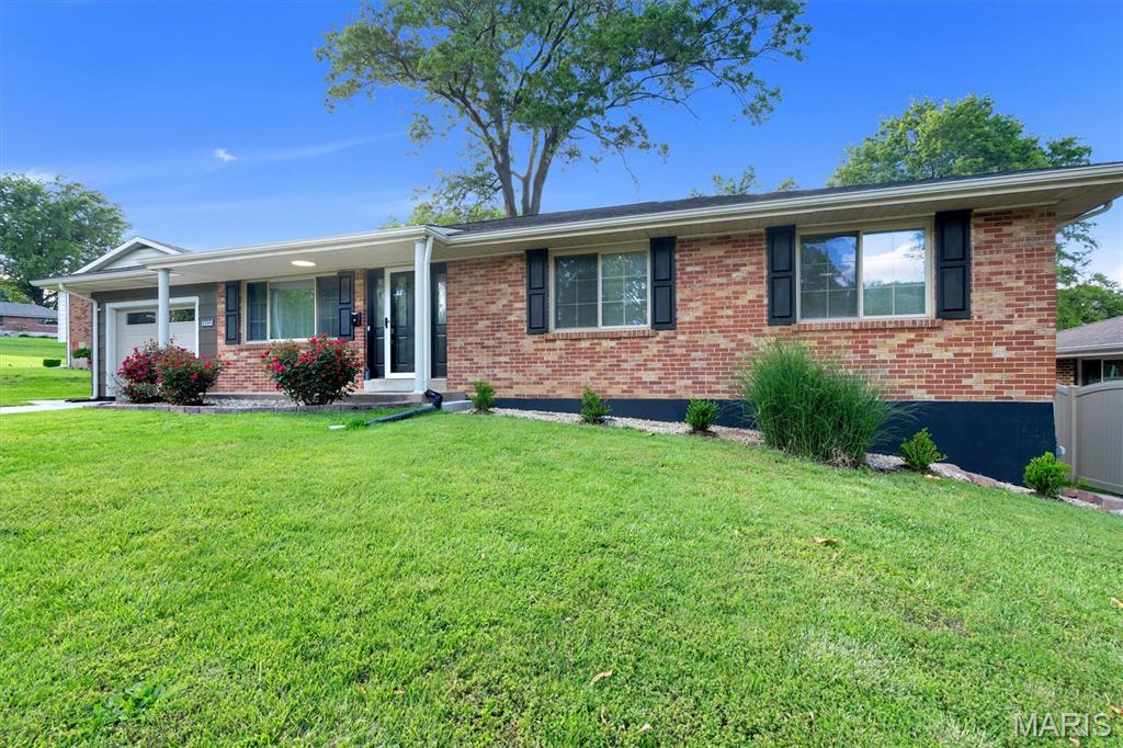 2261 Eleanor Kay Drive
