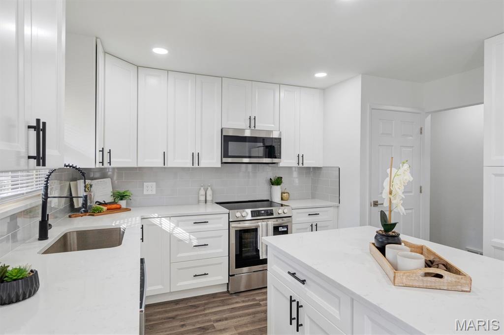2261 Eleanor Kay Drive