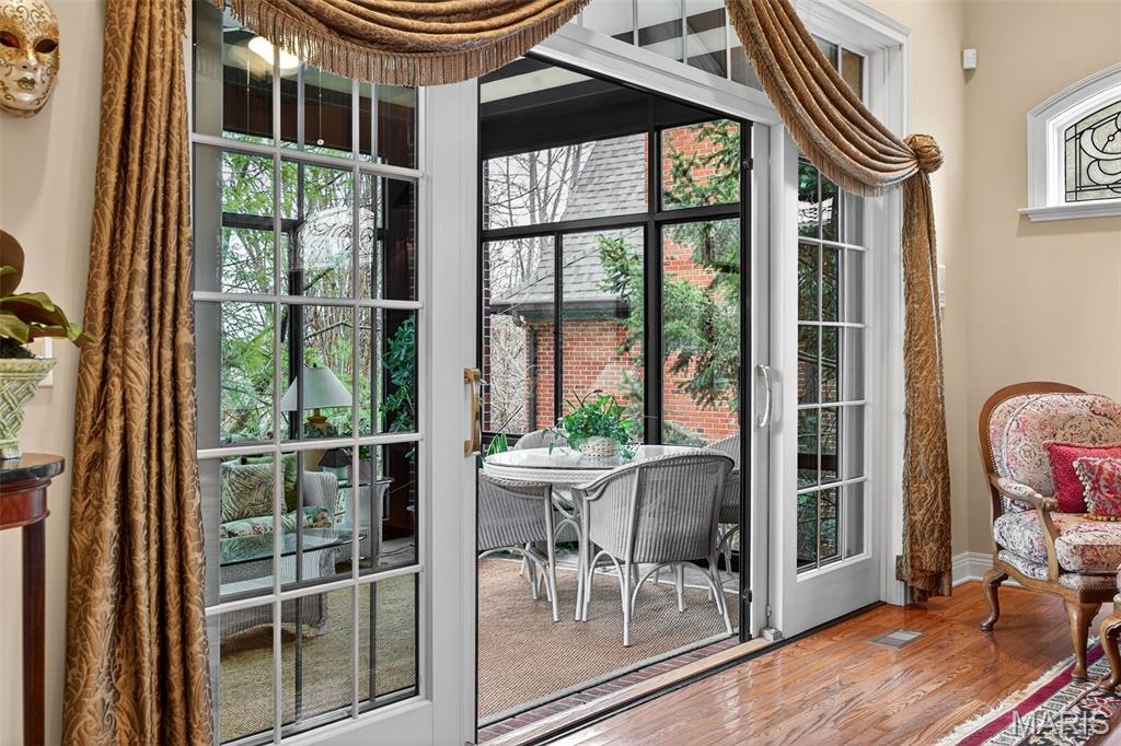 6 Upper Conway Lane
