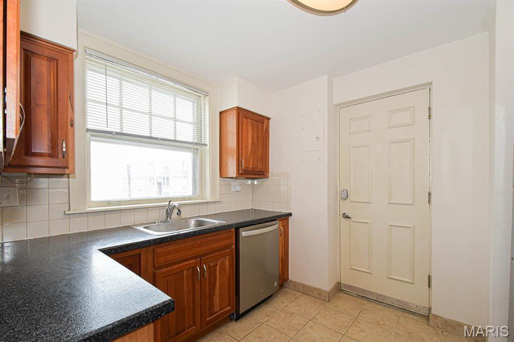 321 Belt Avenue Unit: 201