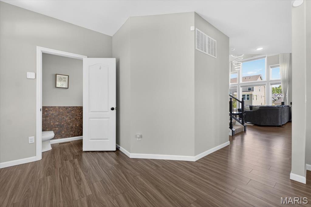 618 Strathclyde Drive
