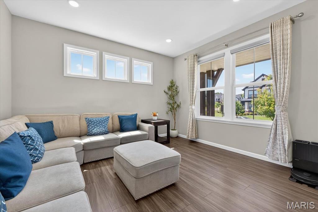618 Strathclyde Drive