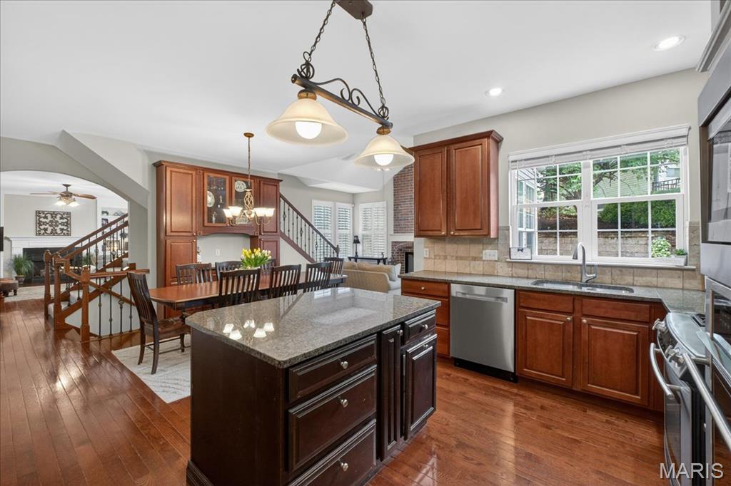 482 Pine Hollow Court