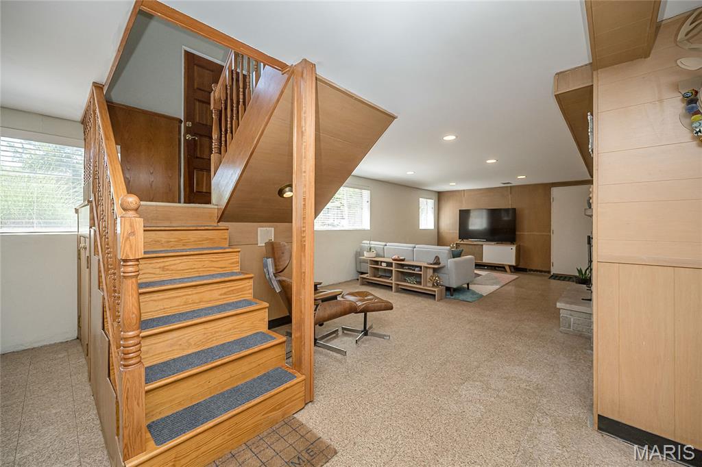 8901 Larchwood Court
