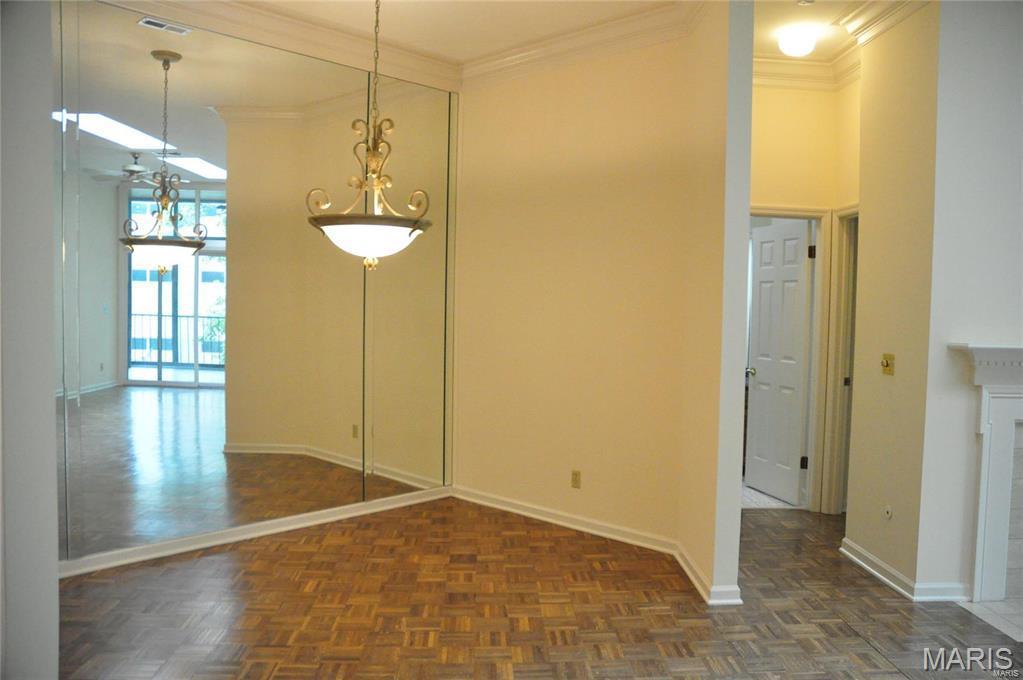 4540 Laclede Avenue Unit: 304