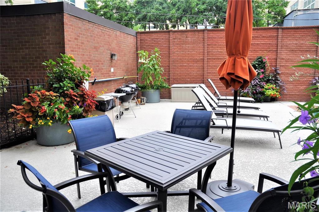 4540 Laclede Avenue Unit: 304