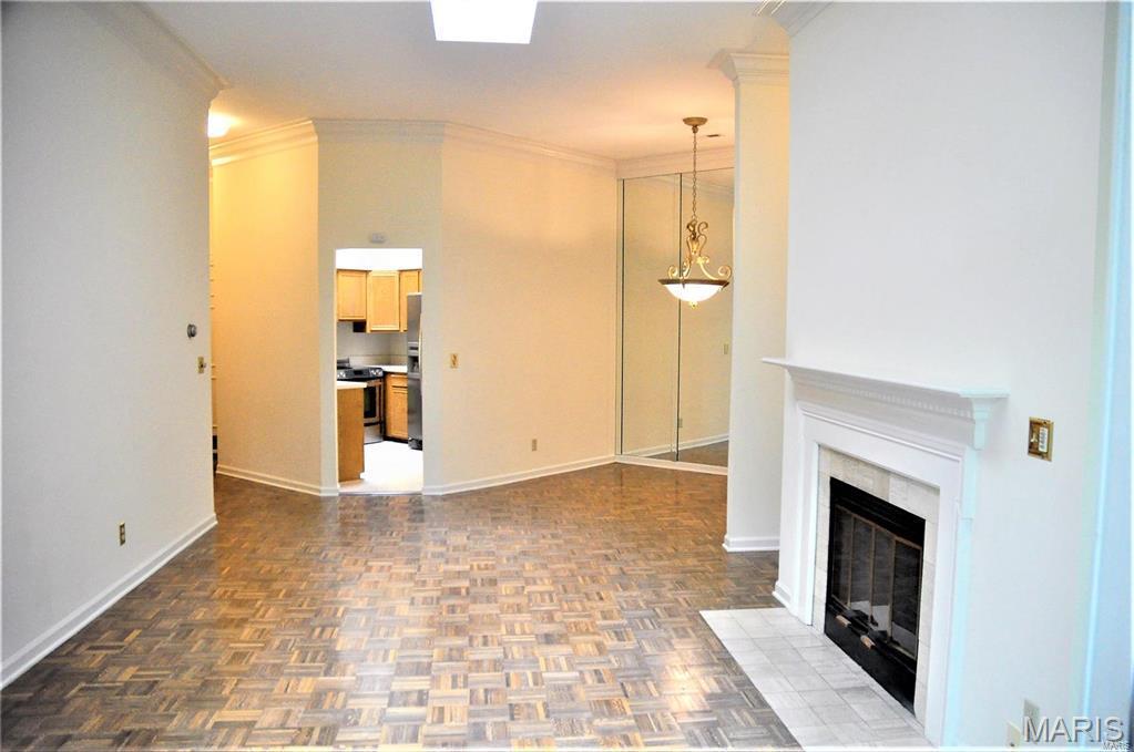 4540 Laclede Avenue Unit: 304