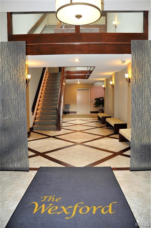 4540 Laclede Avenue Unit: 304