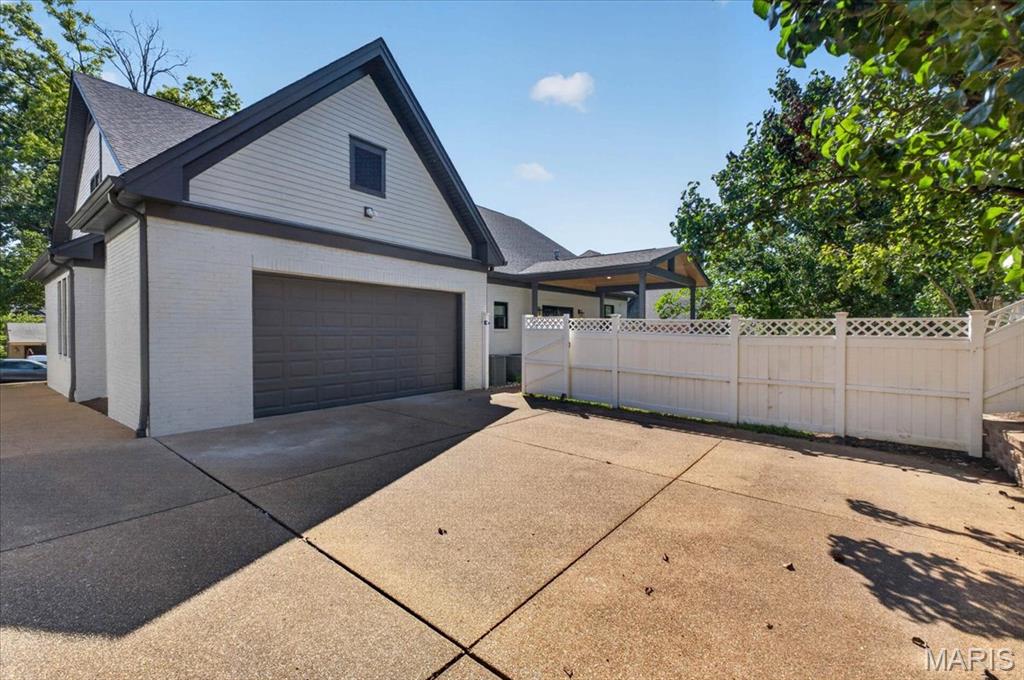 125 Crandon Drive