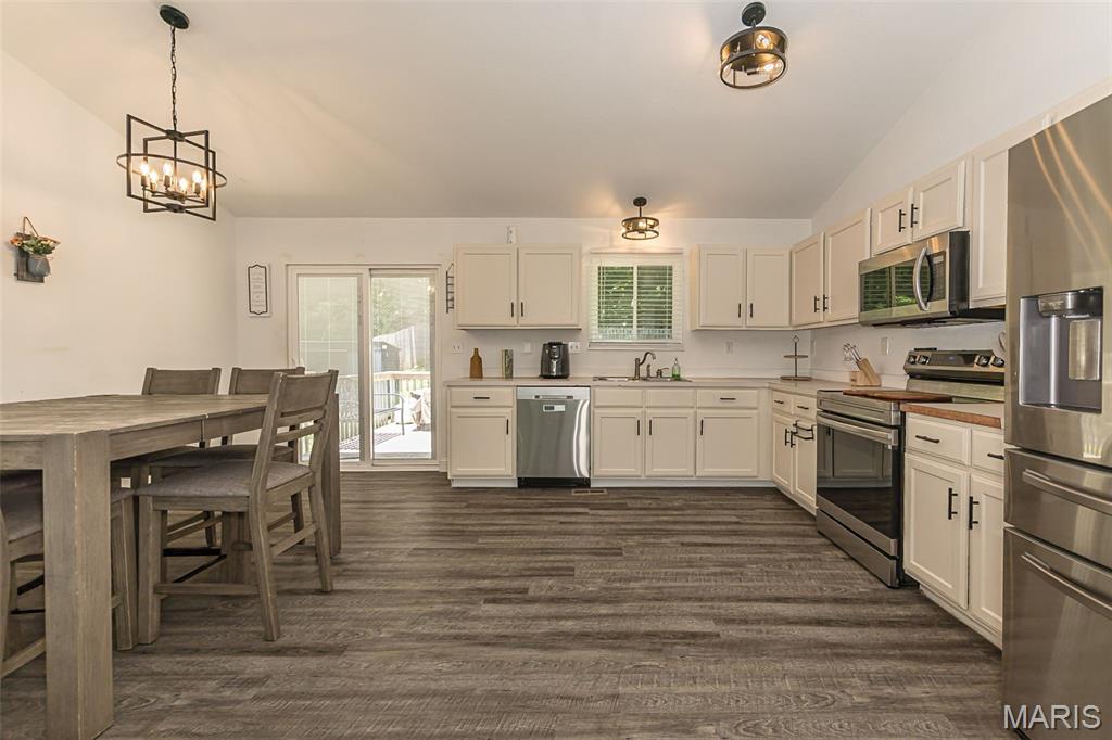 6408 Flagstone Court
