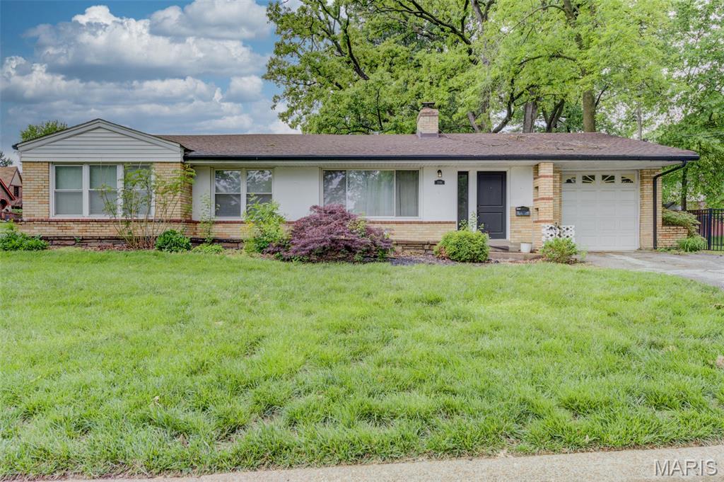 1101 E Parkedge Lane