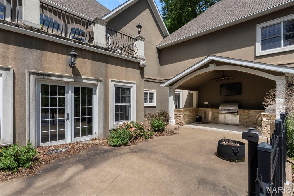 425 Windwood Lake Drive