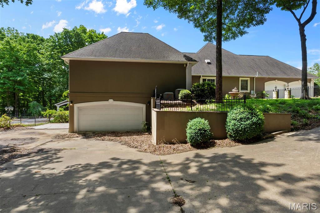 425 Windwood Lake Drive