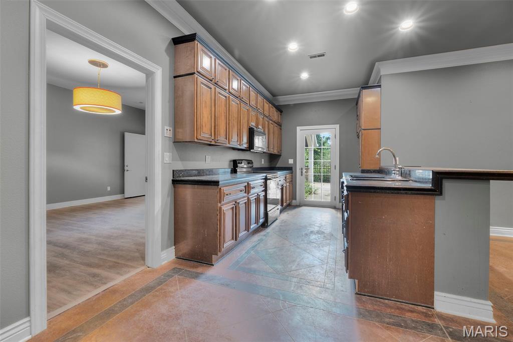 425 Windwood Lake Drive
