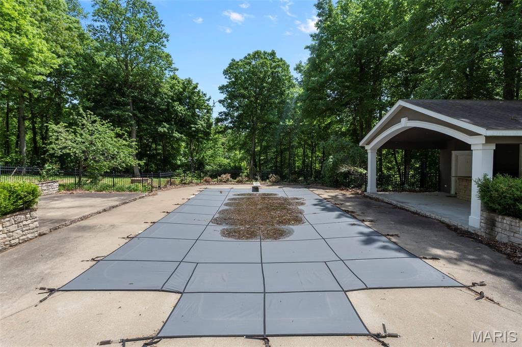 425 Windwood Lake Drive