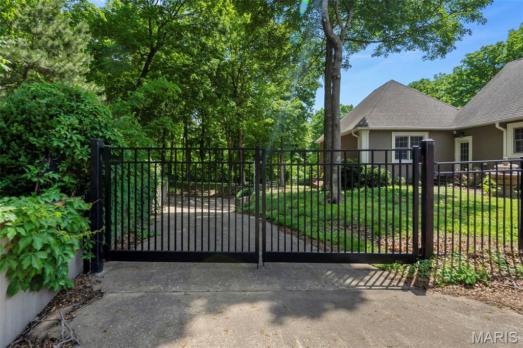 425 Windwood Lake Drive