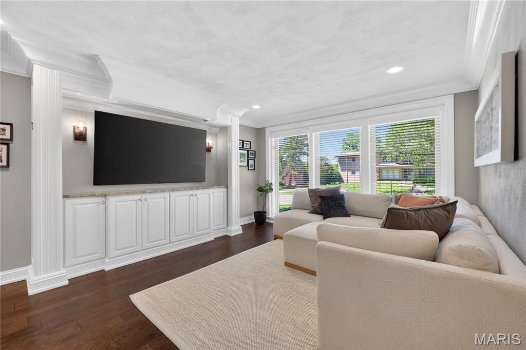 4 Delcrest Court Unit: 101