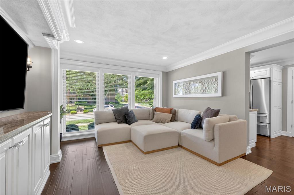 4 Delcrest Court Unit: 101