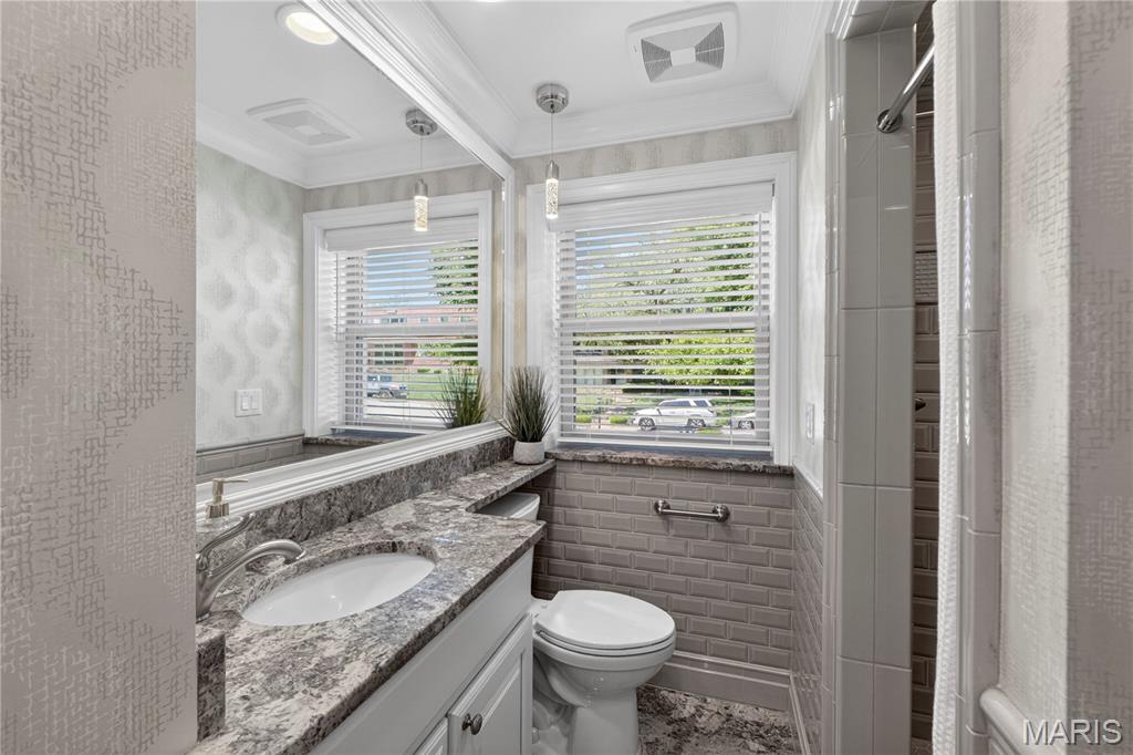 4 Delcrest Court Unit: 101