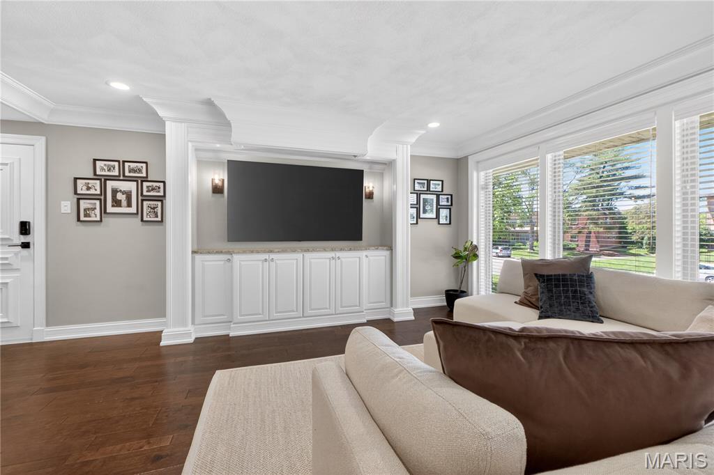 4 Delcrest Court Unit: 101