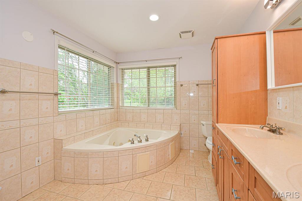 819 Renee Lane
