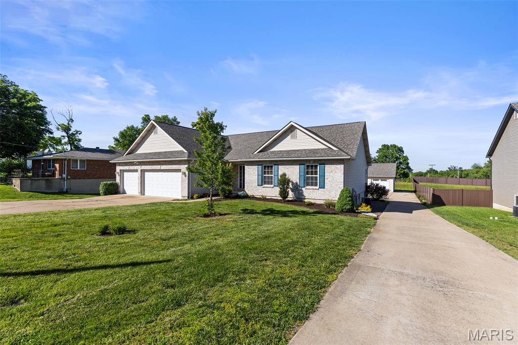 1676 W Highview Drive
