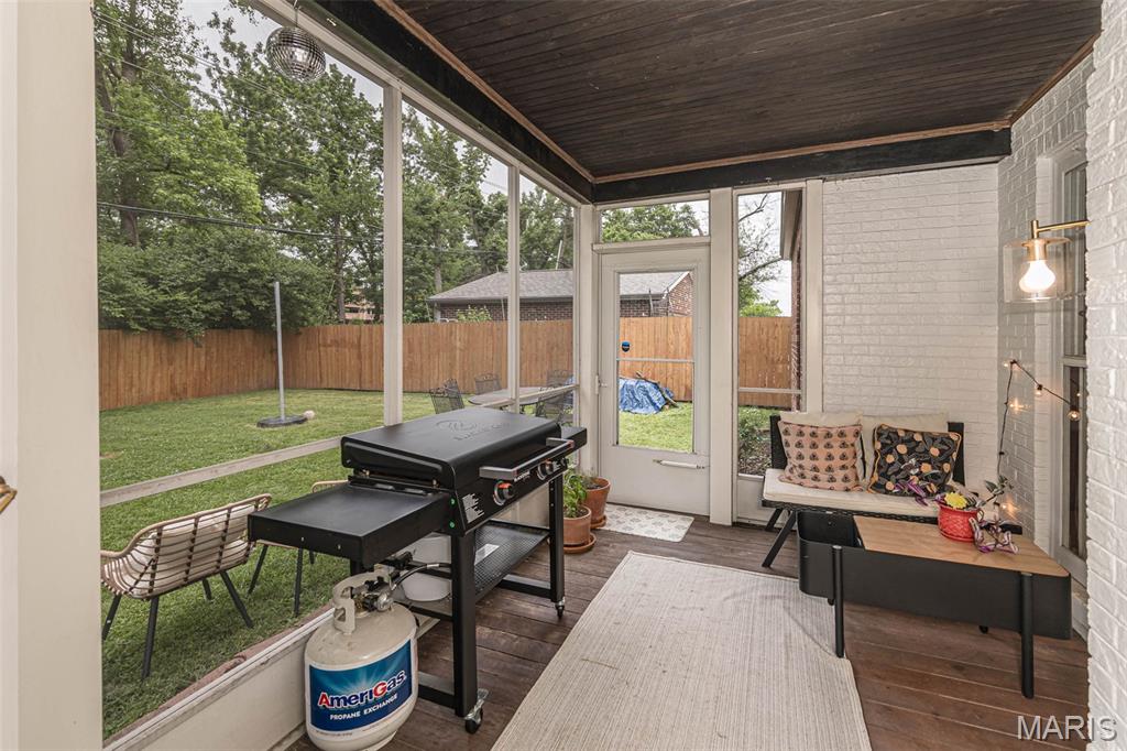 712 Francis Place