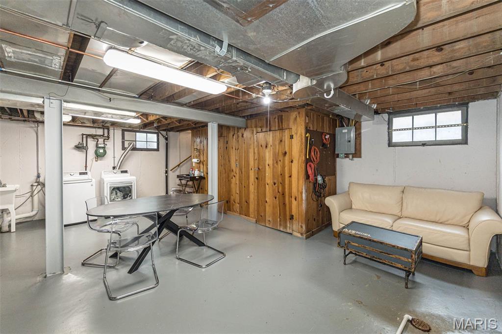 712 Francis Place