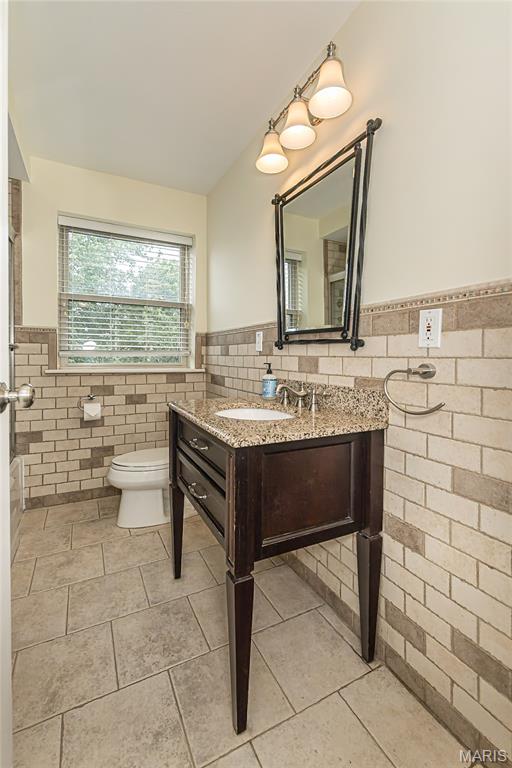 5 Delcrest Court Unit: 204