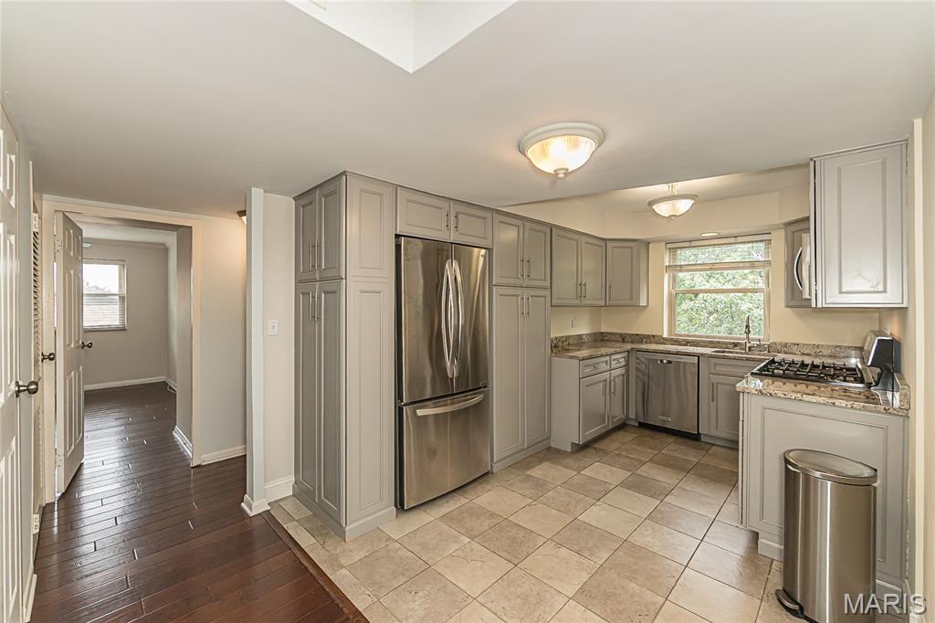 5 Delcrest Court Unit: 204