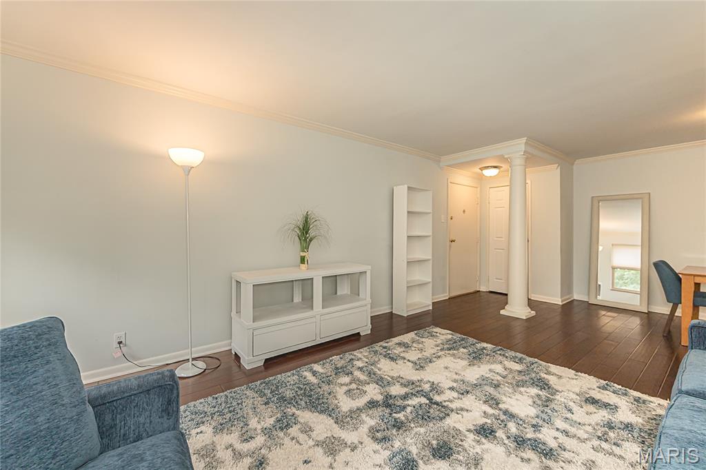 5 Delcrest Court Unit: 204