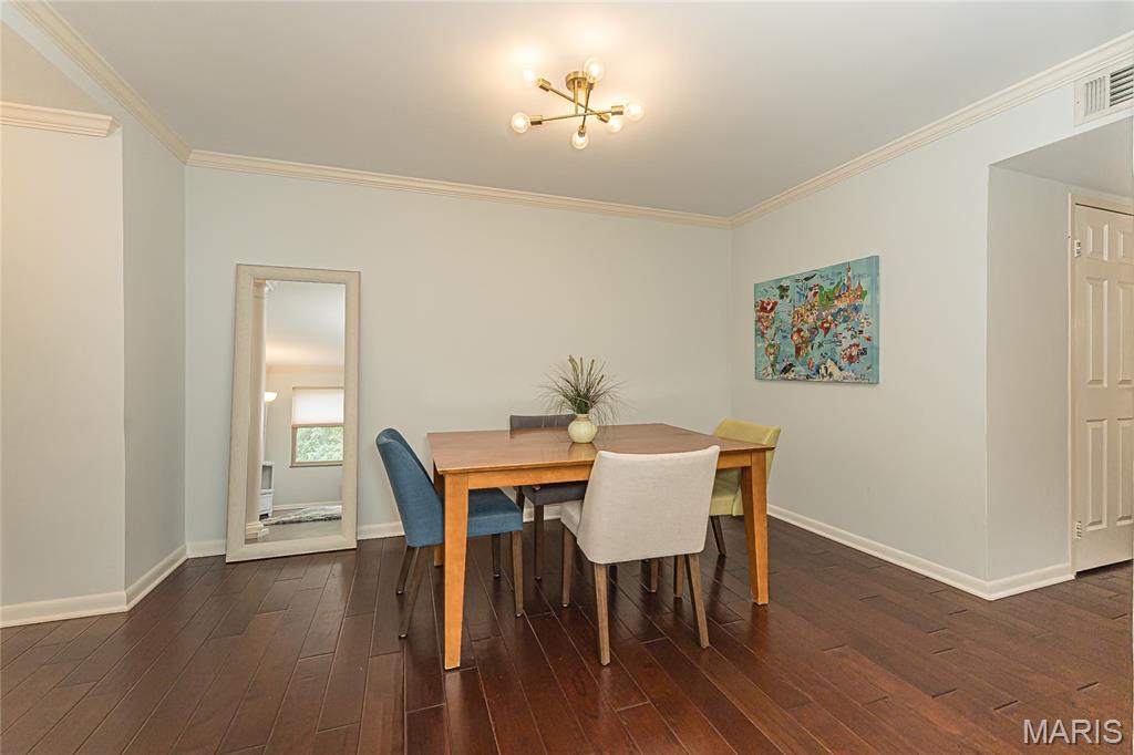 5 Delcrest Court Unit: 204