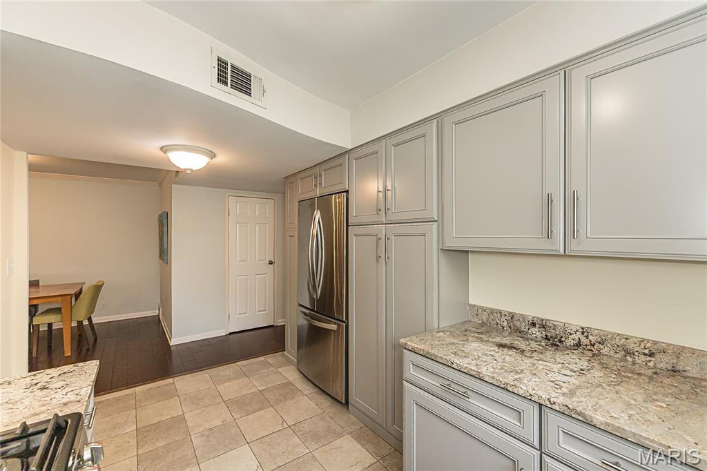 5 Delcrest Court Unit: 204