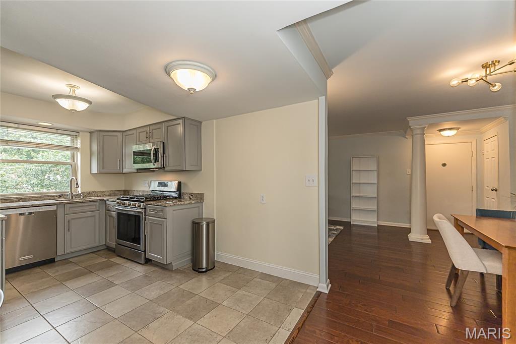 5 Delcrest Court Unit: 204