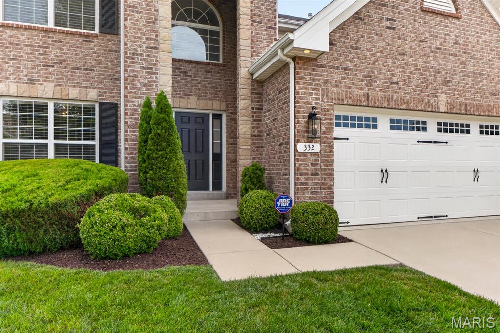 332 Pecan Bluffs Drive